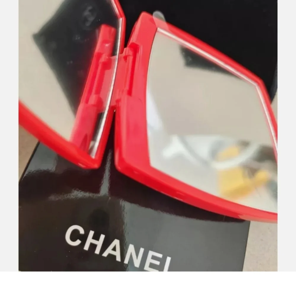 Chanel Compact Mirror Red - Picture 3 of 4